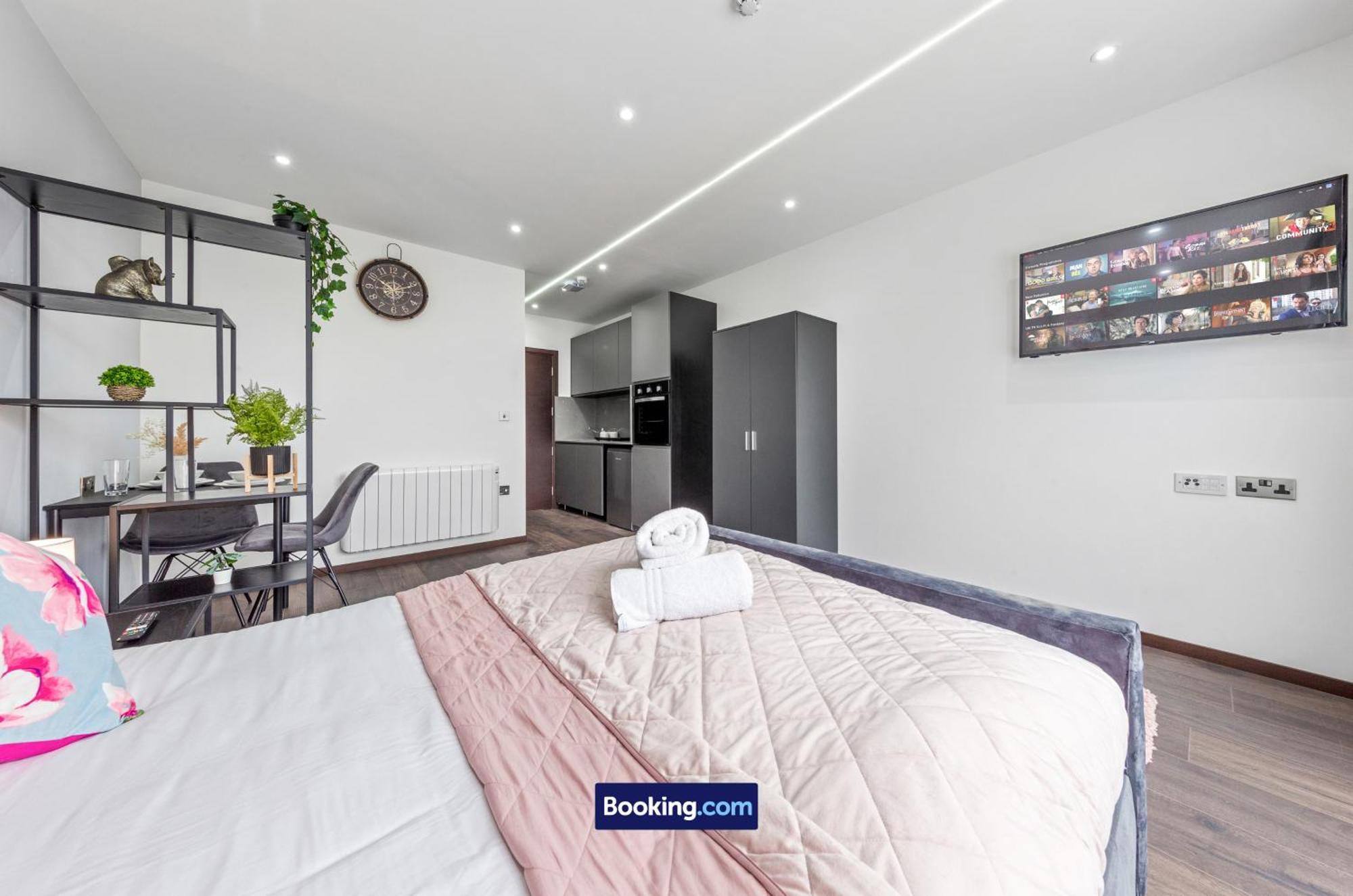 Stylish Studio Apt By Stay Smart Short Lets & Serviced Accommodation Woodstock With Free Wifi London Exterior photo